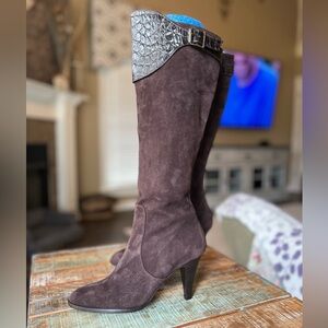 🤩 Max de Carlo Suede Boots NWOT 👢